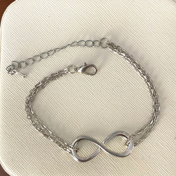 Infinity Sterling silver Simple Bracelet Mother's Day Valentine's Day Gift - Picture 1 of 1
